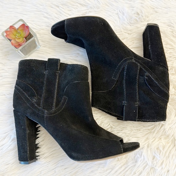 Vince Camuto Camey Black Suede 4” heel peep toe ankle bootie women size 9 - Picture 4 of 7